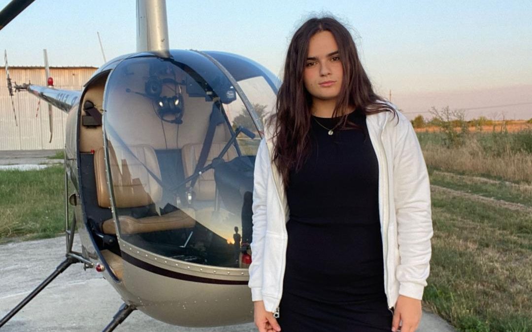 Muha Sara-Maria – cea mai tanara persoana de sex feminin care a obtinut brevet de pilot elicoptere usoare – 16 ani