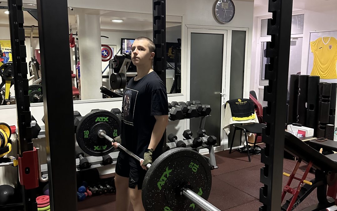 Andreas Vasile – cel mai puternic copil de 11 ani la flexii cu bara – 1 repetare cu 35 kg