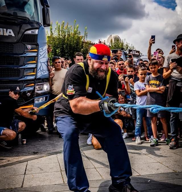 Radu Valahu – cel mai greu vehicul tras doar prin forta bratelor – 16300 kg